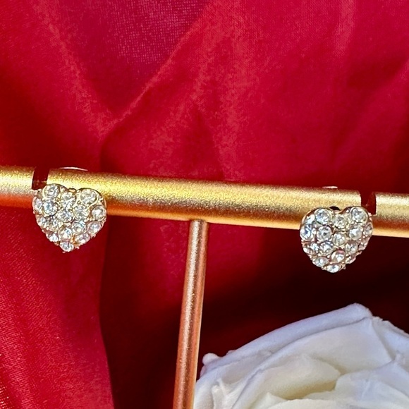 Gold Heart Pavé Earrings with Sparkling Stones - Picture 3 of 11